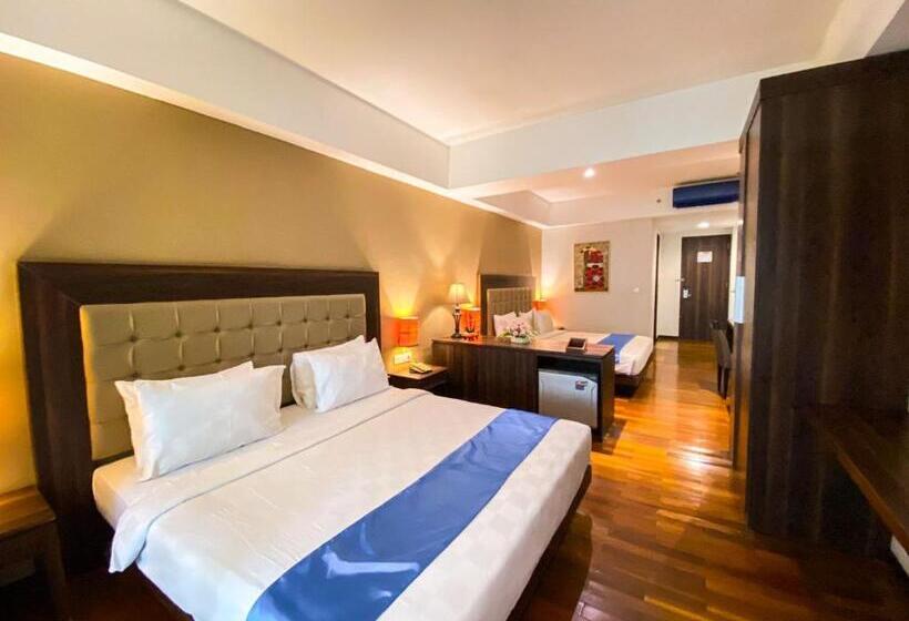 Fotos del hotel Hotel @Hom Platinum Gowongan:  3