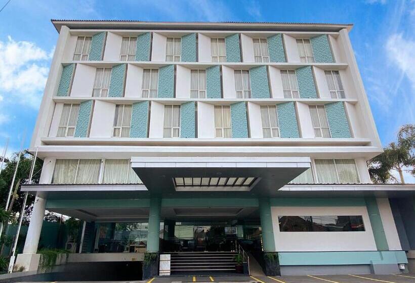 Fotos del hotel Hotel @Hom Platinum Gowongan:  5