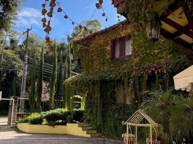 هتل Petit  Provence Gramado