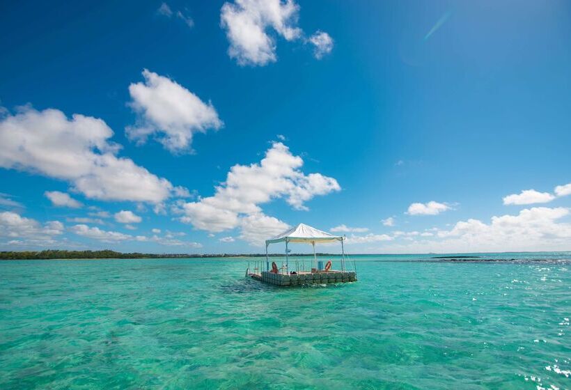 هتل Radisson Blu Azuri Resort & Spa