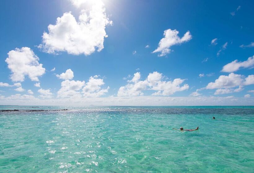 هتل Radisson Blu Azuri Resort & Spa
