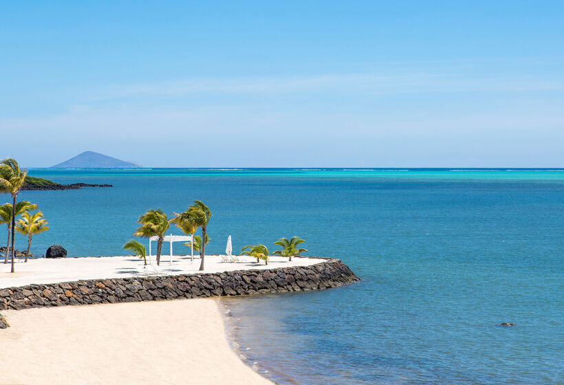 هتل Radisson Blu Azuri Resort & Spa
