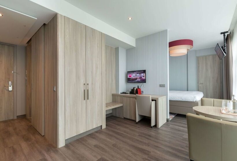 هتل Ramada By Wyndham The Hague Scheveningen