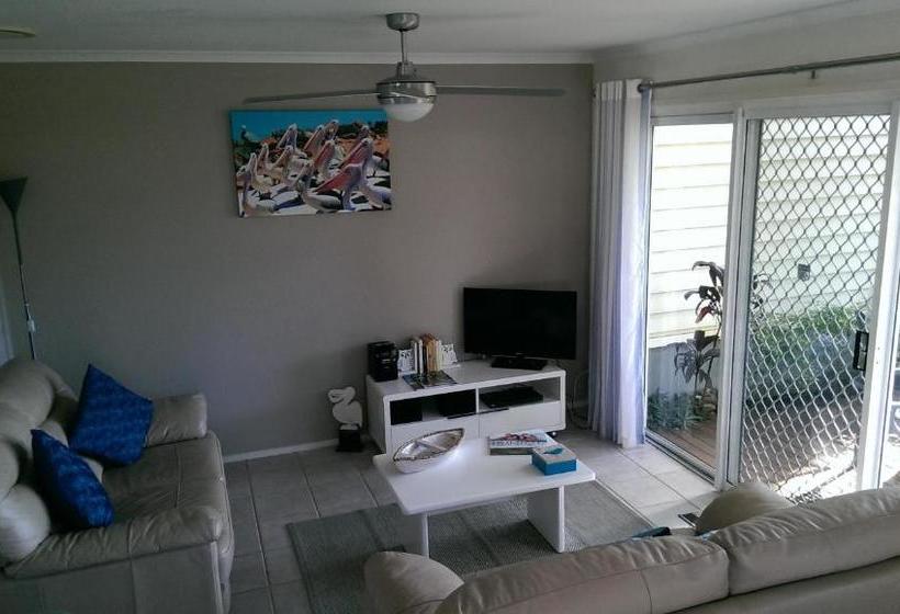 هتل Sails Lifestyle Resort