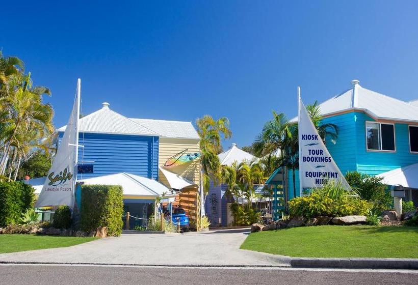 هتل Sails Lifestyle Resort