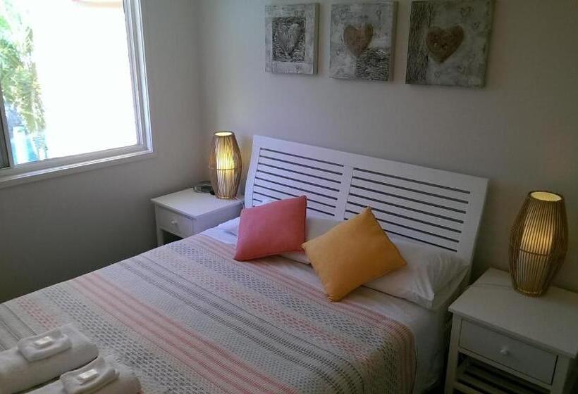 هتل Sails Lifestyle Resort