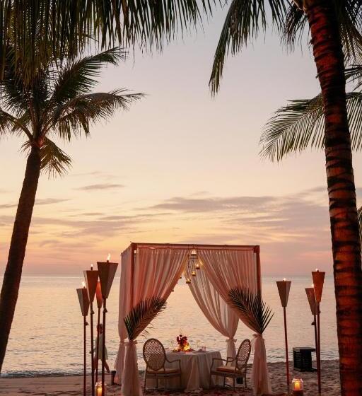 هتل Salinda Resort Phu Quoc  Sparkling Wine Breakfast