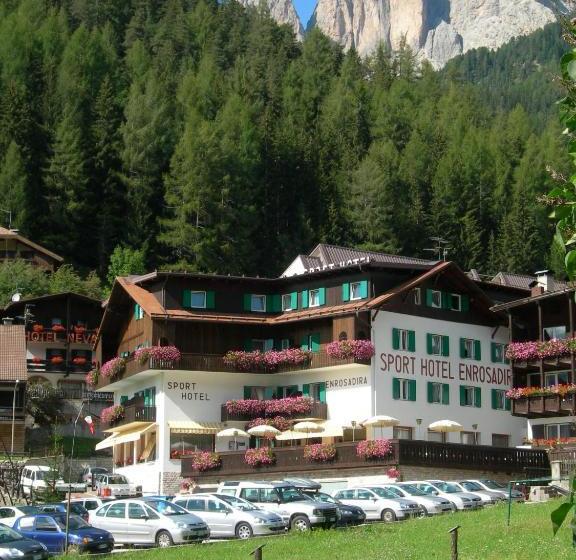فندق Sport  Enrosadira