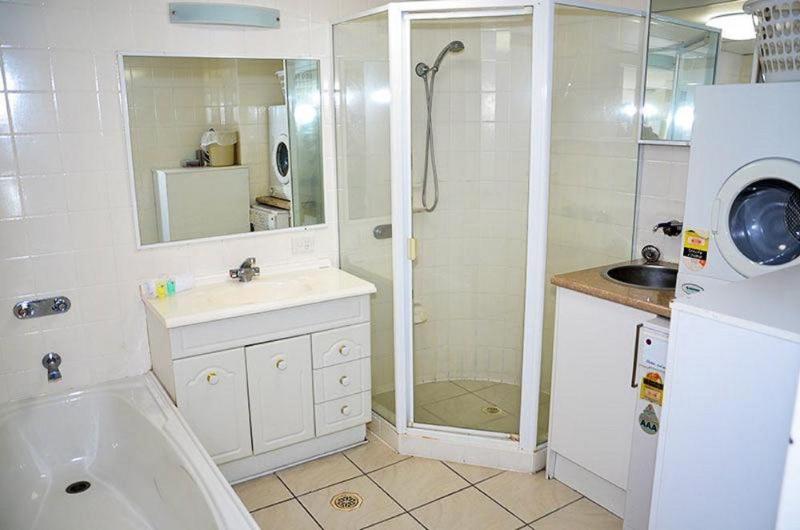 هتل Zenith Ocean Front Apartments