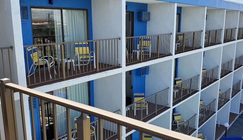 Sea Hawk Motel