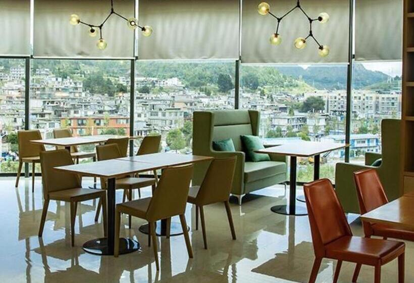 هتل City Comfort Inn Liupanshui Sports Center
