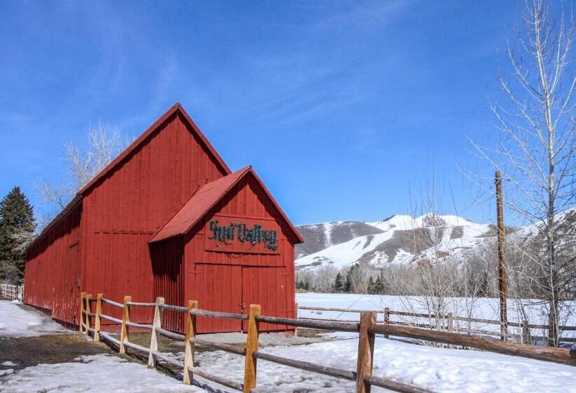 هتل The Bluff Mountain Retreat