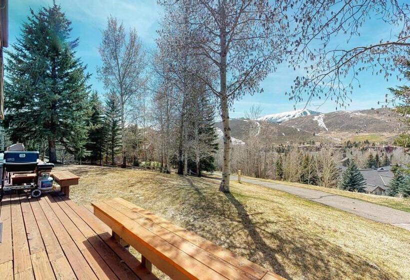 هتل The Bluff Mountain Retreat