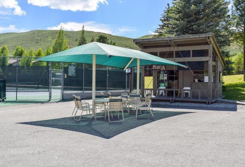 هتل The Bluff Mountain Retreat