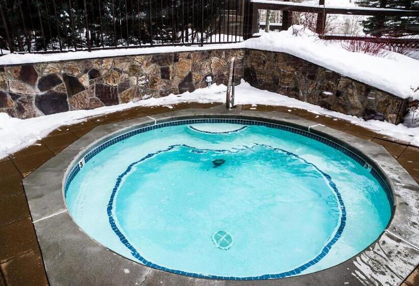 هتل The Bluff Mountain Retreat