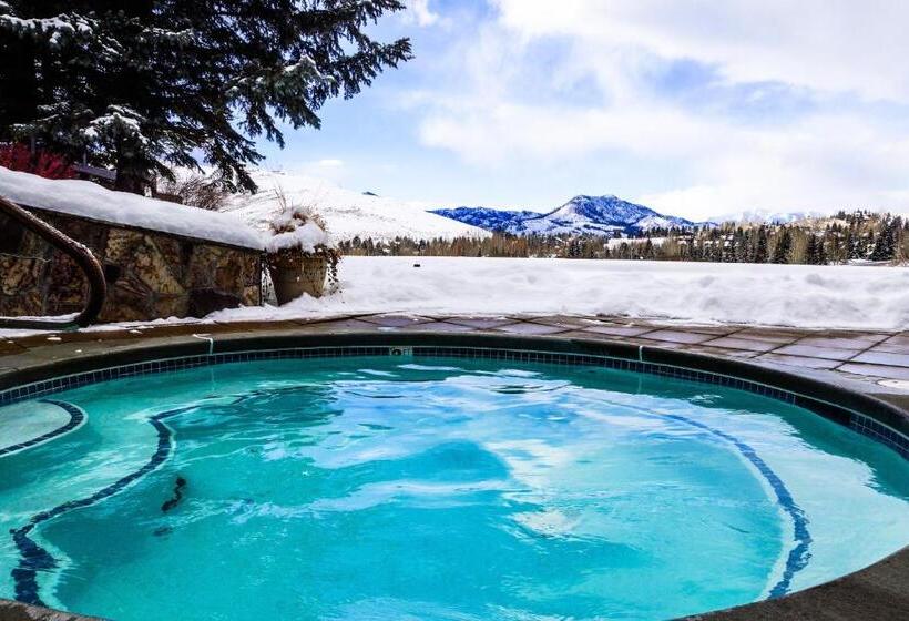 هتل The Bluff Mountain Retreat