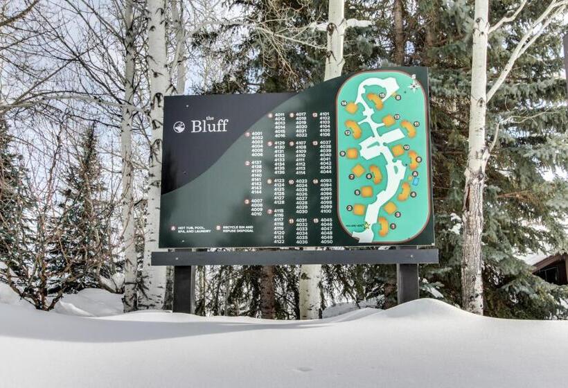 هتل The Bluff Mountain Retreat