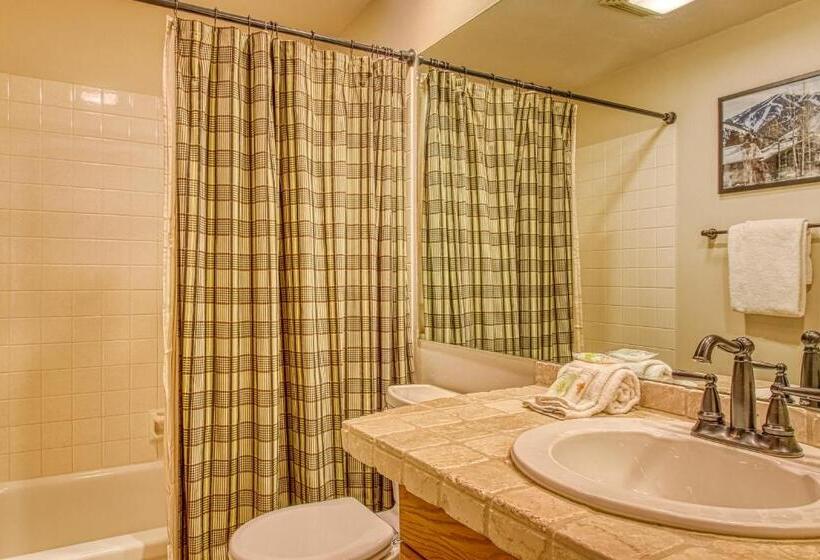 هتل The Bluff Mountain Retreat