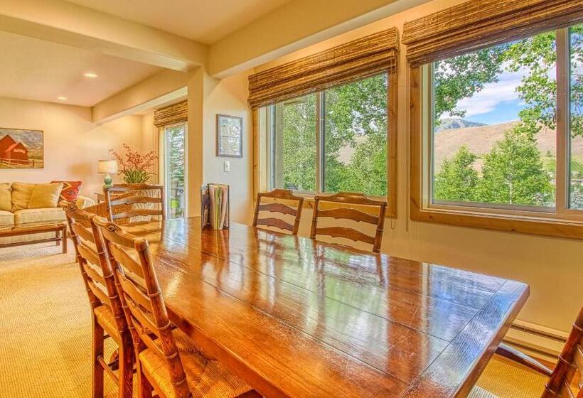 هتل The Bluff Mountain Retreat
