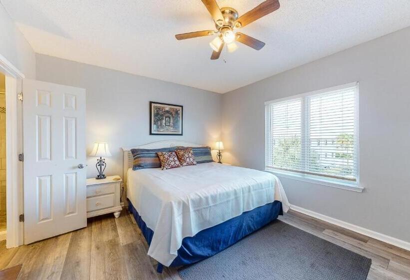 هتل Tropic Isl 205