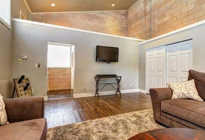 هتل Bella Casa   Loft