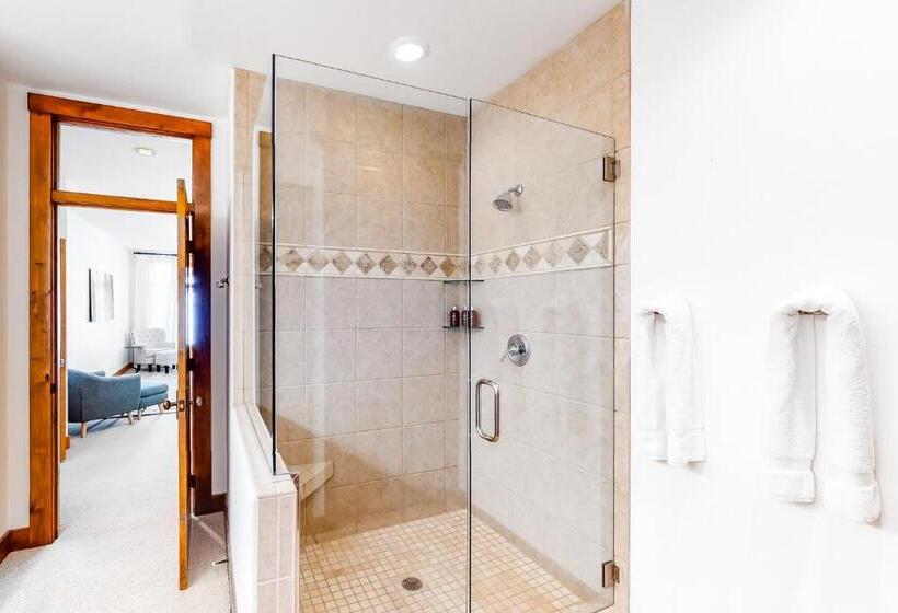 هتل Legends  Simply Perfect Elkhorn Retreat