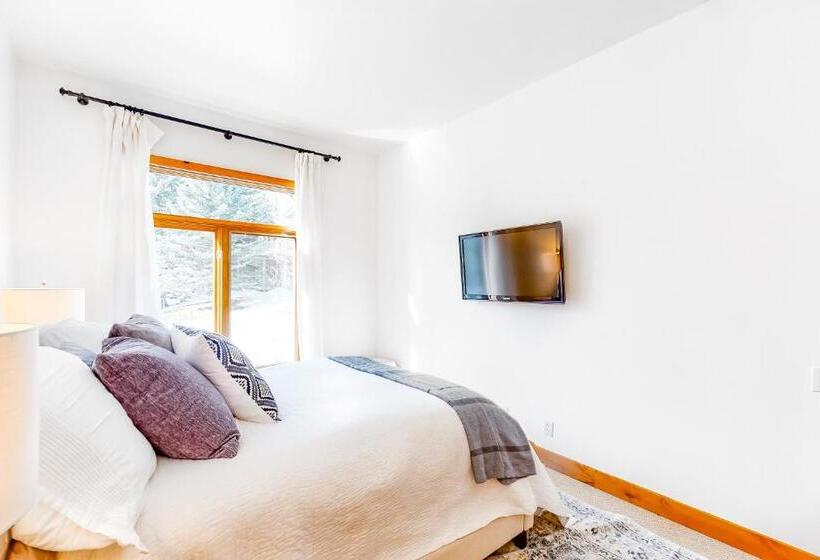 هتل Legends  Simply Perfect Elkhorn Retreat
