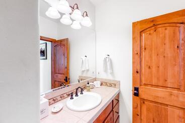 هتل Legends Simply Perfect Elkhorn Retreat
