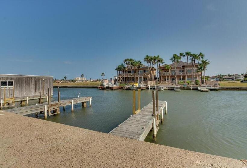 هتل Marina Retreat