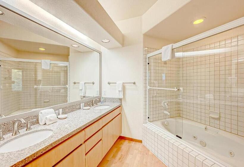 ホテル Ski In Ski Out Squaw Valley Lodge Slopeside Townhome