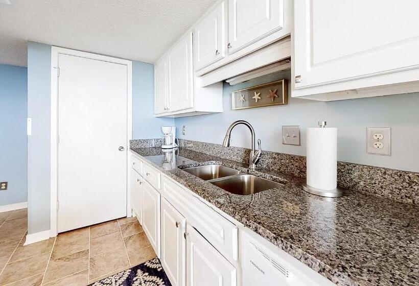 فندق 1312 Ship Watch