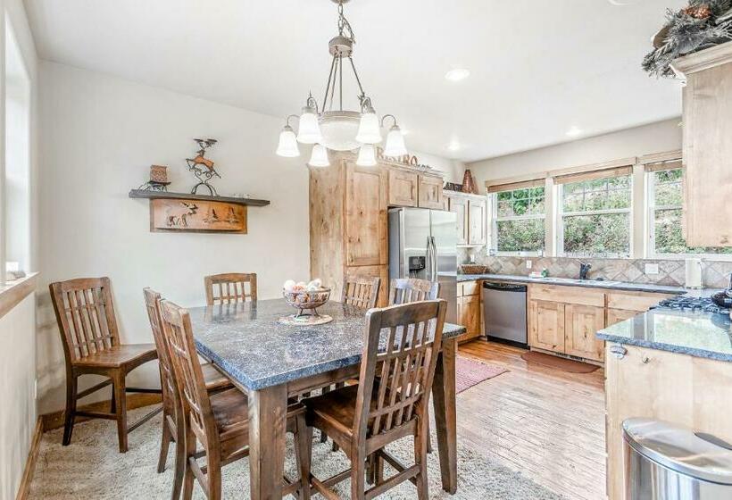 هتل Heart Of Schweitzer Condo