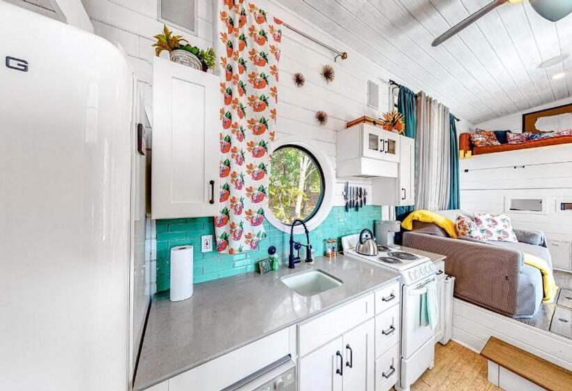 호텔 Chimney Rock Tiny Home