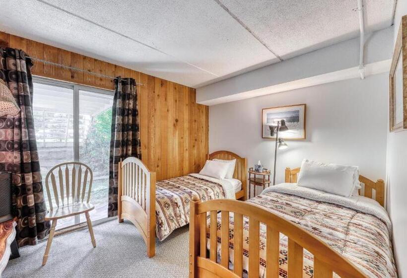 בית מלון כפרי Cozy Mountainside Condo