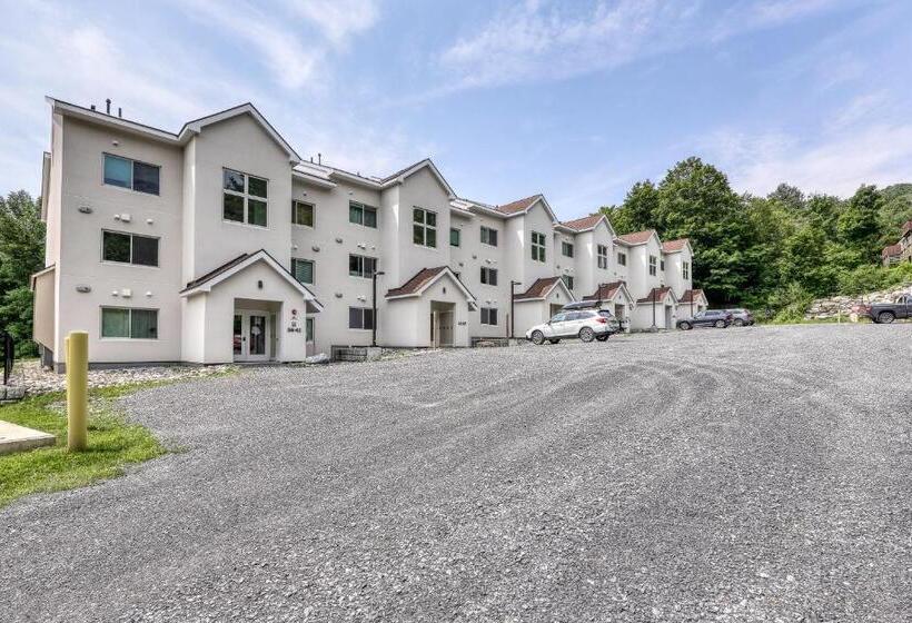 هتل Mountainside Ski Lodge