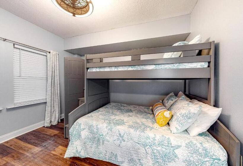 فندق Paradise Shores 200