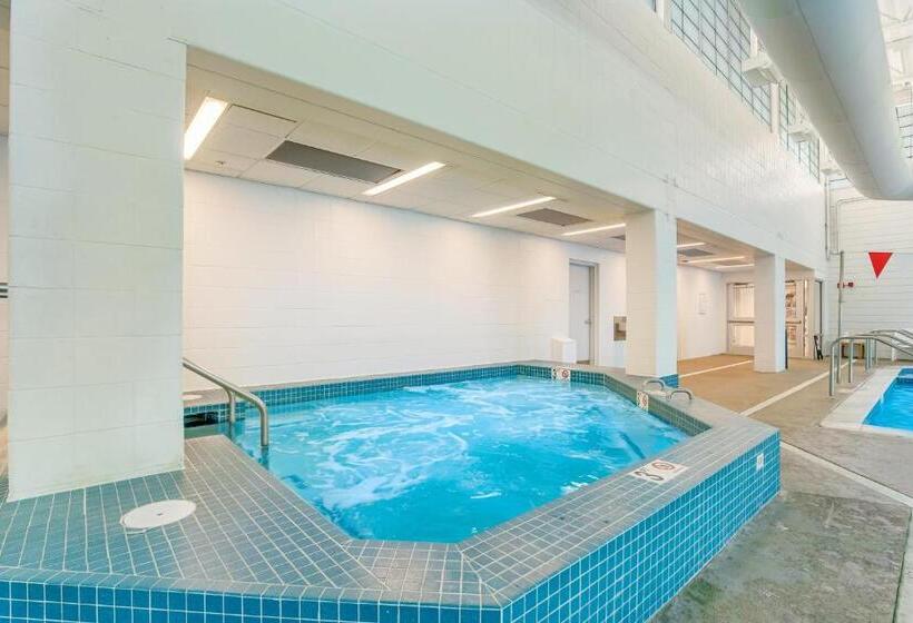 هتل Sea Colony  17005 Bayberry Court