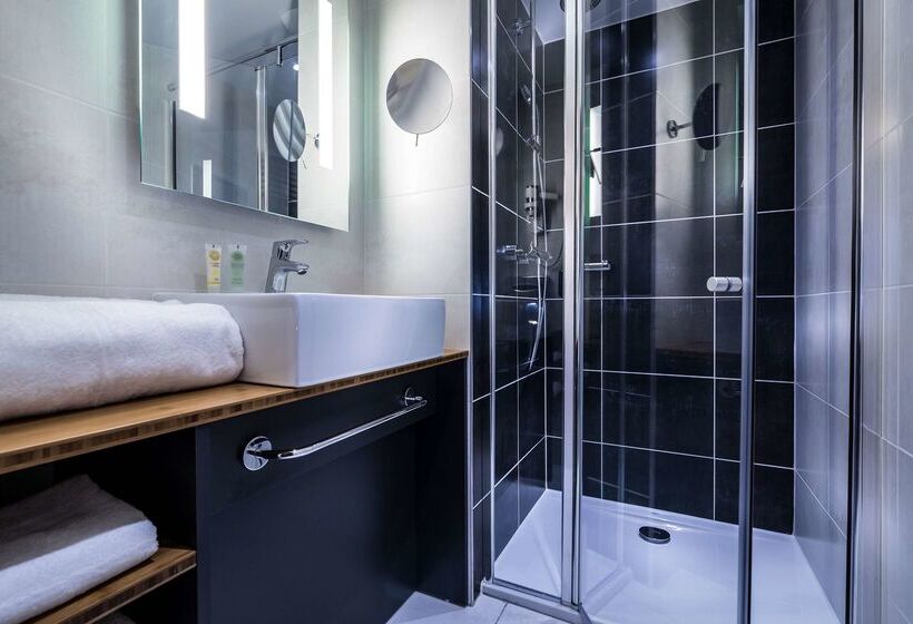 בית מלון כפרי Best Western Plus Suitcase Paris La Defense