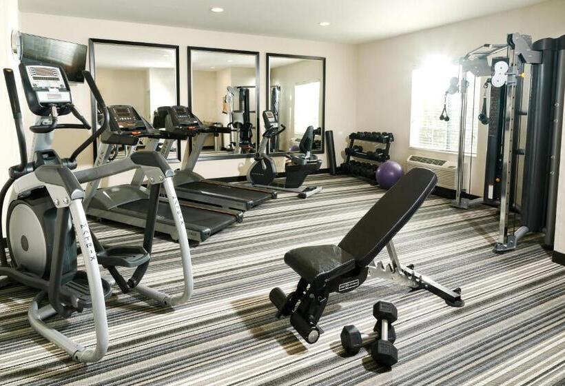 호텔 Candlewood Suites Columbus Northeast, An Ihg