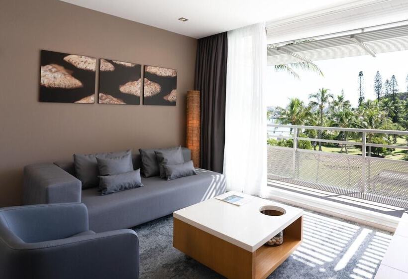 هتل Chateau Royal Beach Resort & Spa, Noumea