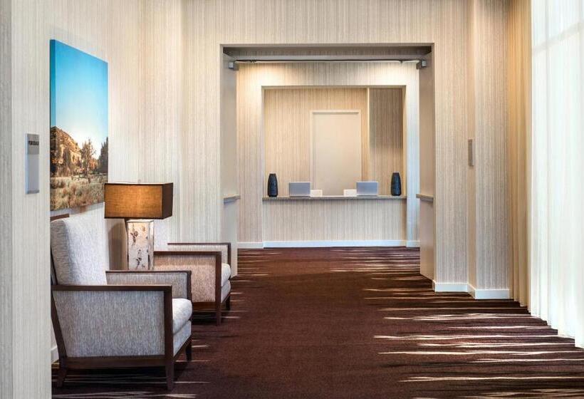 هتل Courtyard By Marriott Irvine Spectrum