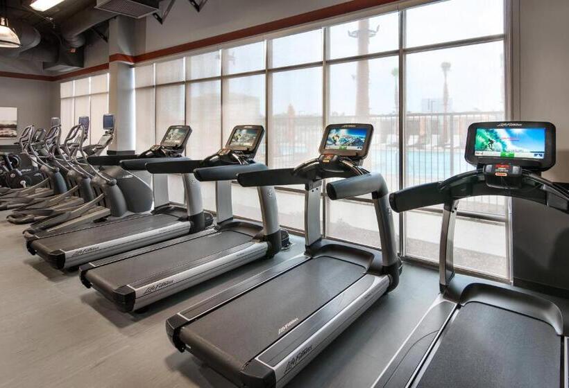 هتل Courtyard By Marriott Irvine Spectrum