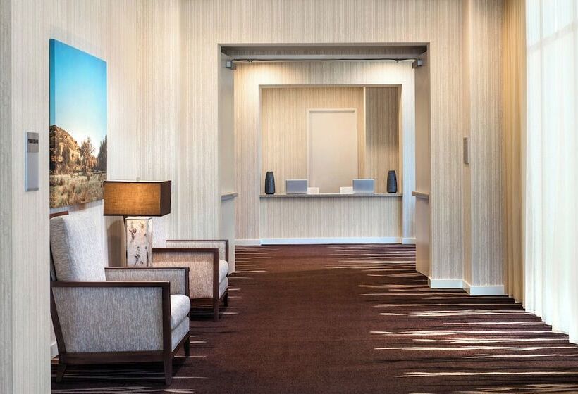 هتل Courtyard By Marriott Irvine Spectrum