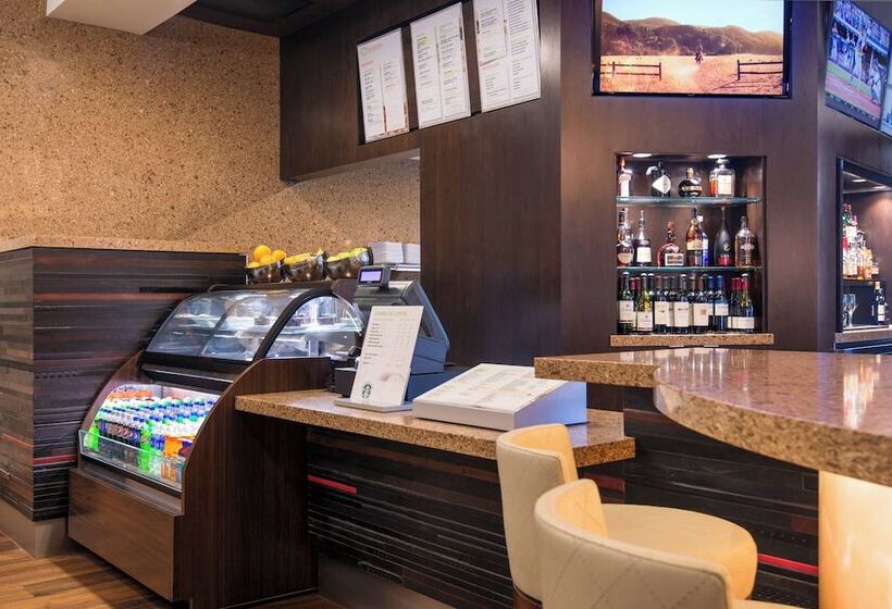 هتل Courtyard By Marriott Irvine Spectrum
