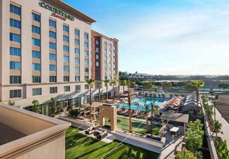 هتل Courtyard By Marriott Irvine Spectrum