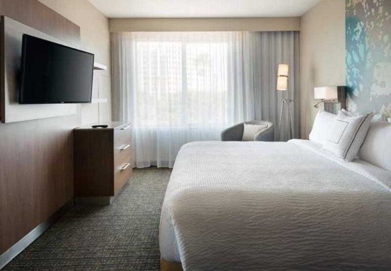 هتل Courtyard By Marriott Irvine Spectrum