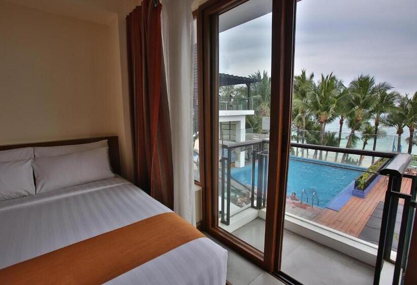 هتل Crown Regency Beach Resort