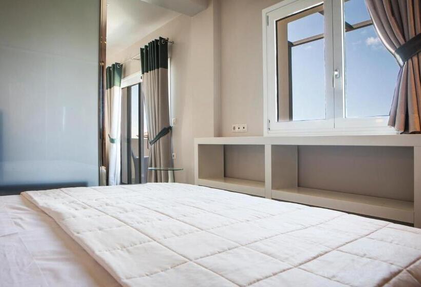 هتل Dionysos Village Resort