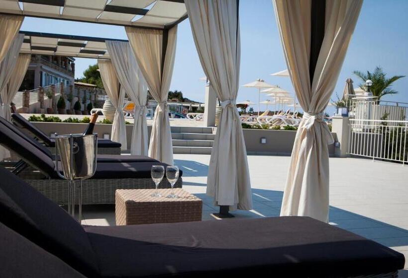 هتل Dionysos Village Resort
