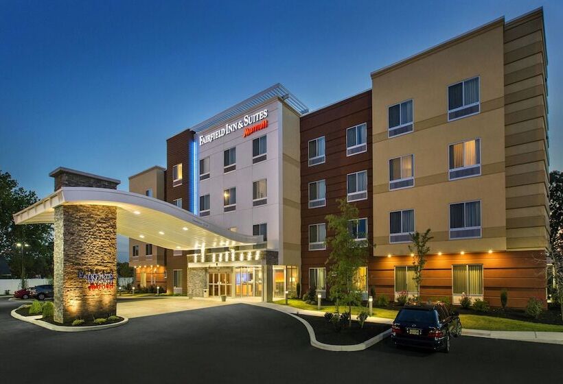 Отель Fairfield Inn & Suites By Marriott New Castle